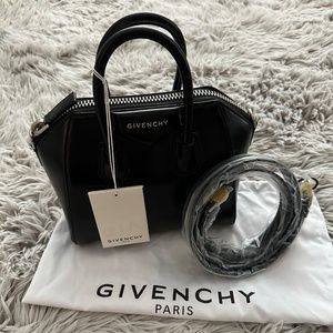 NWT **RARE FIND** Givenchy Antigona Mini Bag in Black Box Leather w/ Samorga